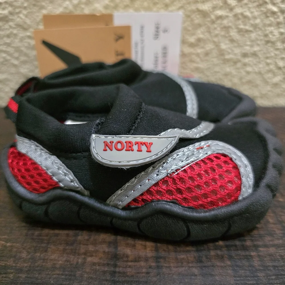 Norty Boys Water Shoes Beach Footwear Black & Red NWT‎ Size Toddler 5